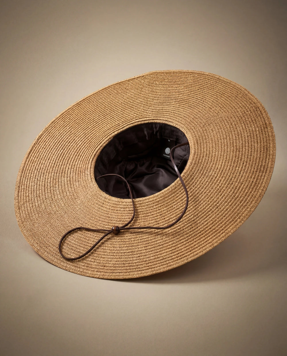Damazo silk-lined crown detail